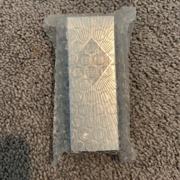 Our iconic glow - Picture 3 of 3